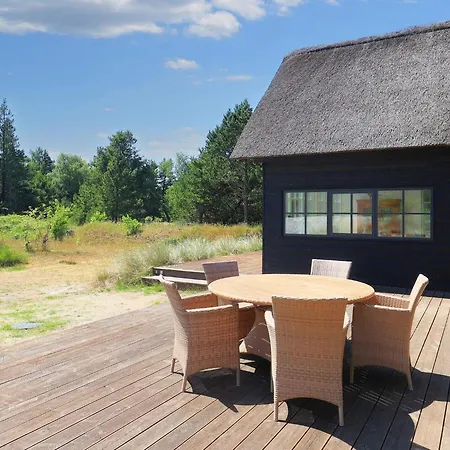 Garden Retreat Tranquil Escape-by Traum Blåvand